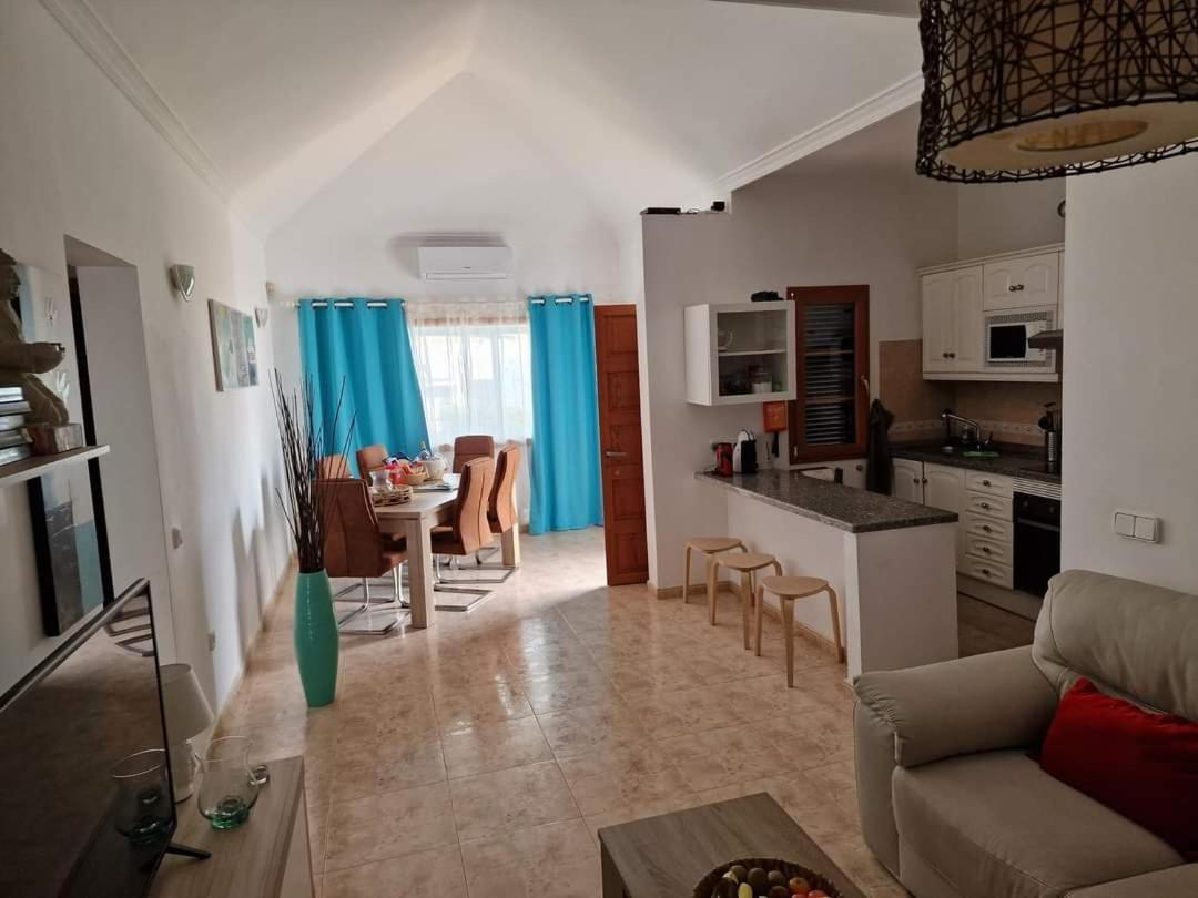 Villa Juanita, Puerto Del Carmen, Lanzarote 티아즈 외부 사진