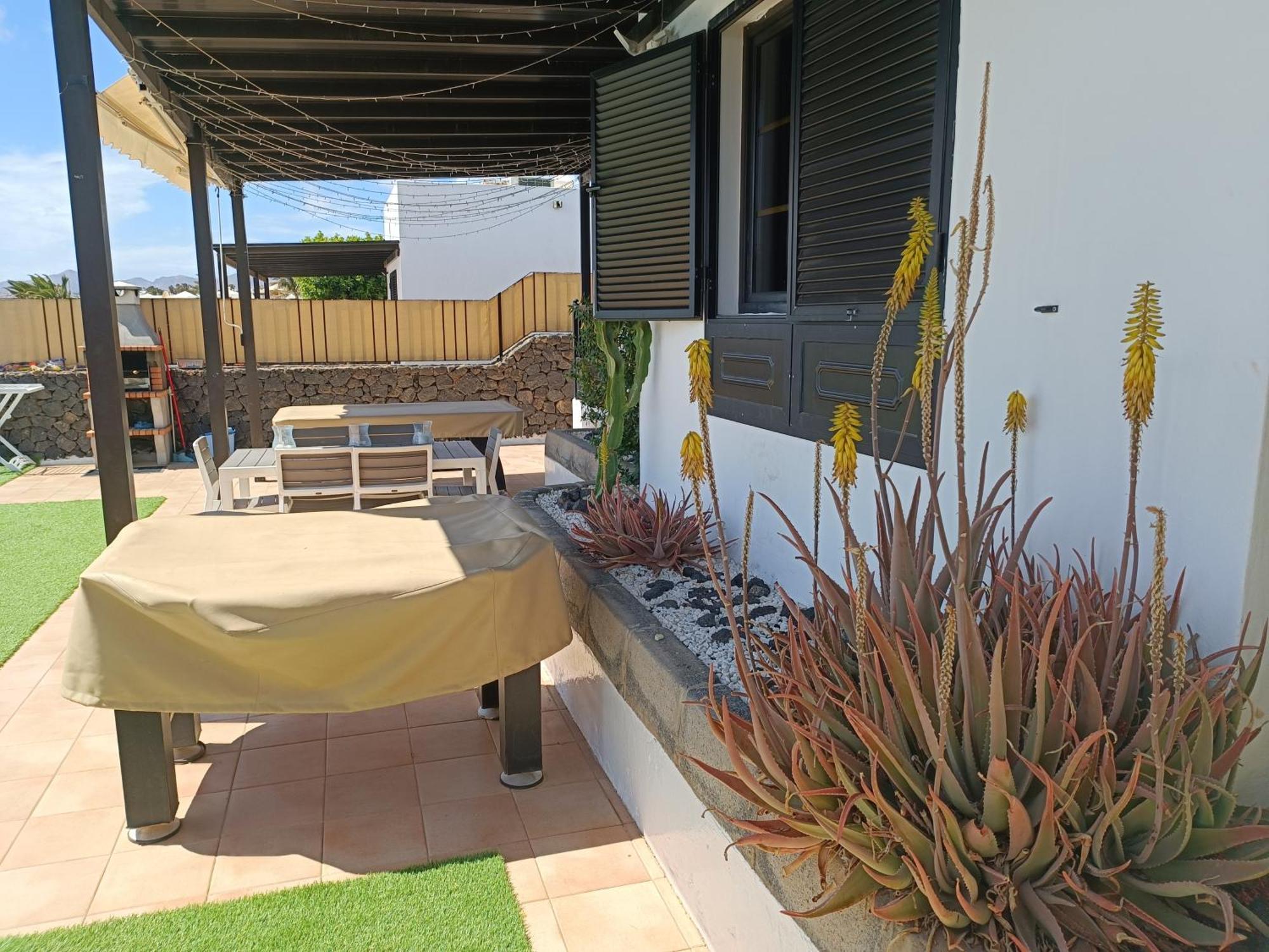 Villa Juanita, Puerto Del Carmen, Lanzarote 티아즈 외부 사진